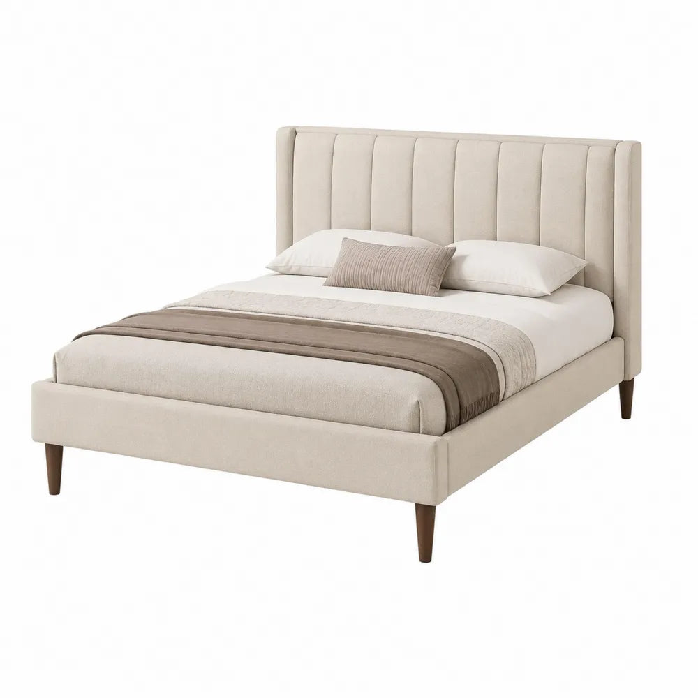 Letto matrimoniale in legno e tessuto beige con testiera alta